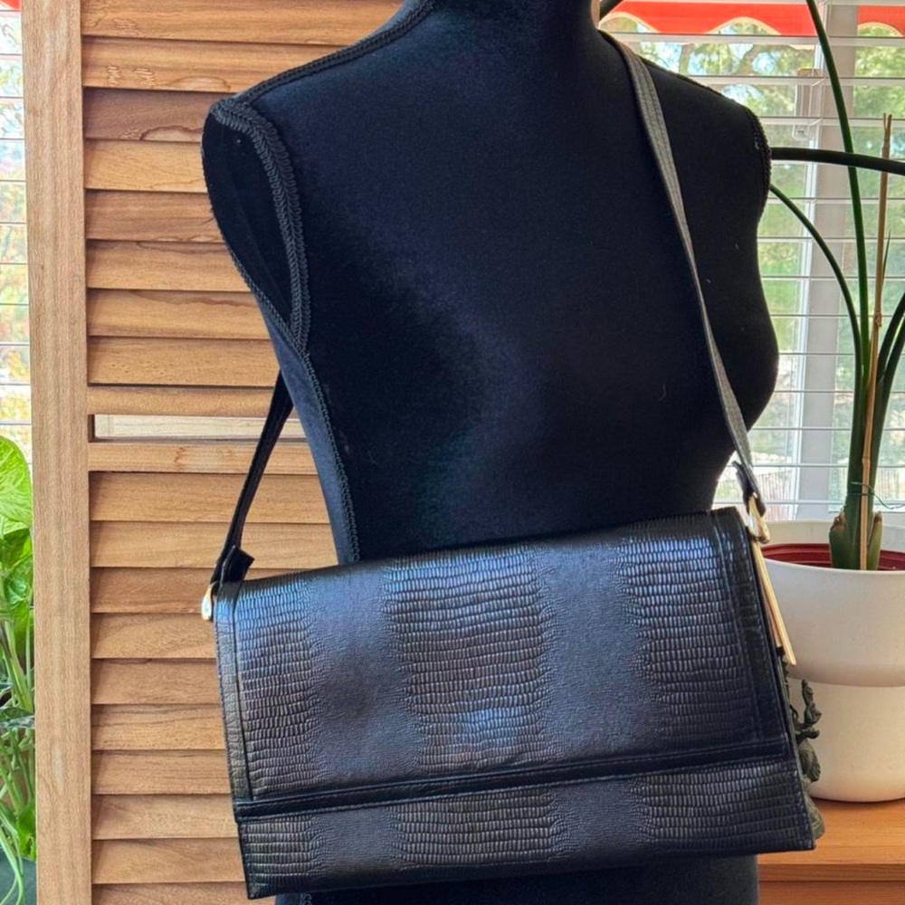 Black Textured Shoulder Bag Structured Rectangle Gold Hardware Minimalist